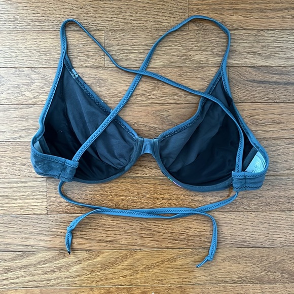 Floral Bikini Top - Picture 2 of 3